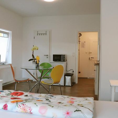 Helles Apartment Fuer 1-2 Pers. Mit Parkplatz Und Wifi Kraiburg am Inn ภายนอก รูปภาพ