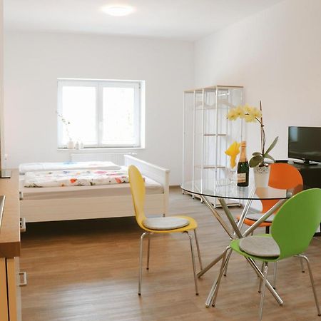 Helles Apartment Fuer 1-2 Pers. Mit Parkplatz Und Wifi Kraiburg am Inn ภายนอก รูปภาพ