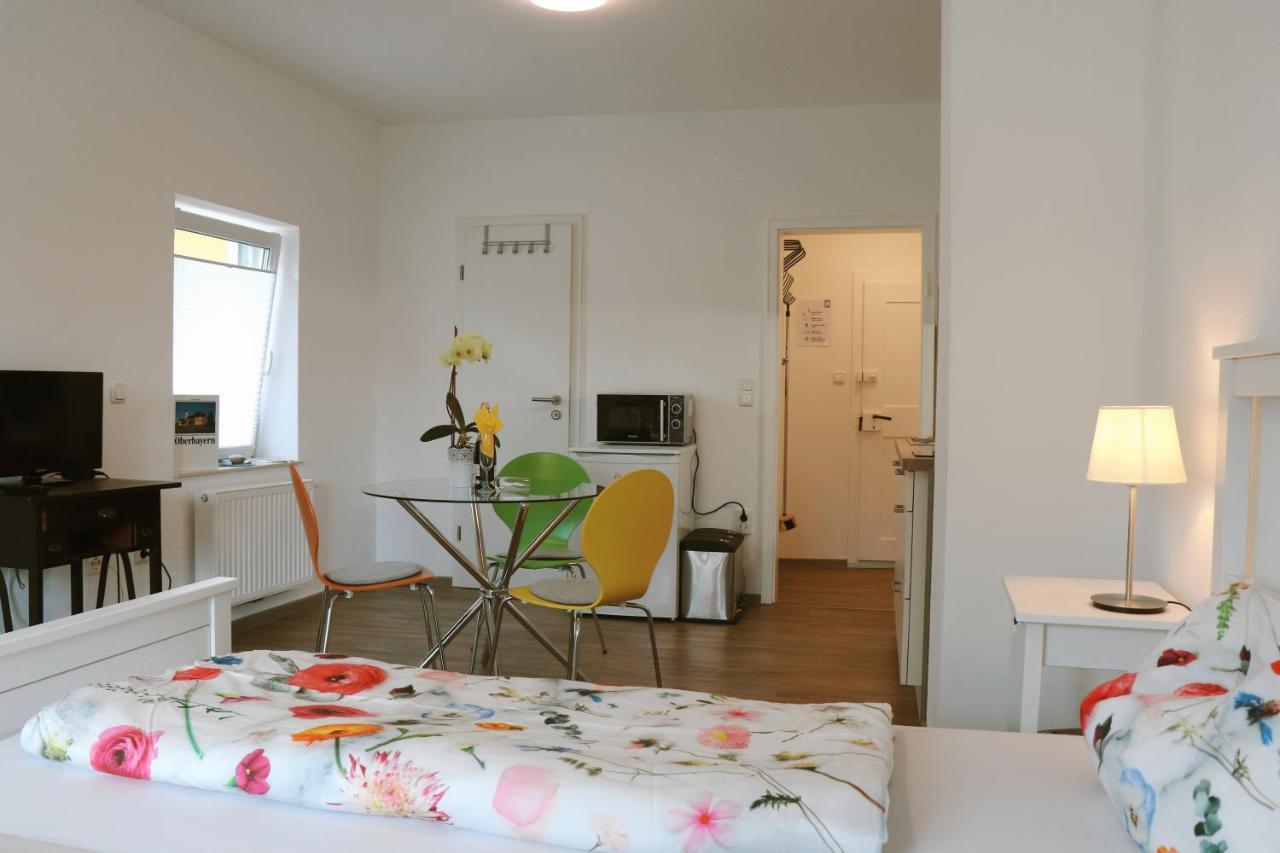 Helles Apartment Fuer 1-2 Pers. Mit Parkplatz Und Wifi Kraiburg am Inn ภายนอก รูปภาพ