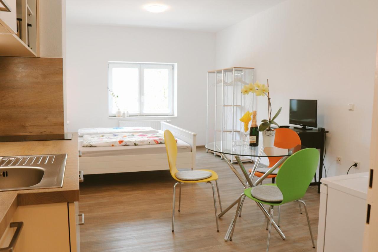 Helles Apartment Fuer 1-2 Pers. Mit Parkplatz Und Wifi Kraiburg am Inn ภายนอก รูปภาพ